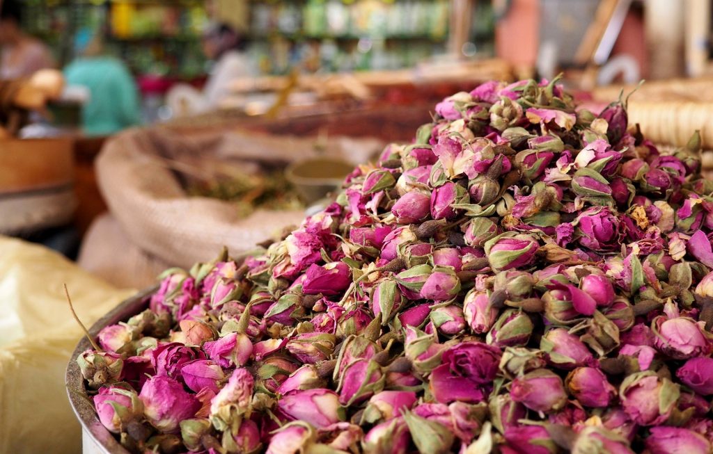 Profumo di rose al giardino delle erbe di casola